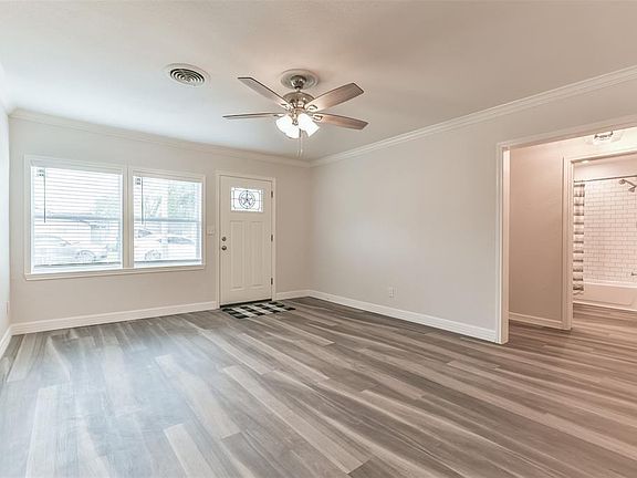 5th image of 1309 W Lang St