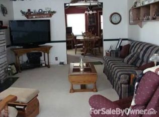 41 W Main St, Carthage, IL 62321