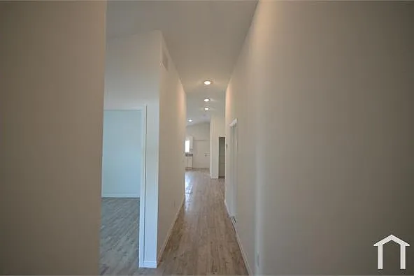 2225 Carver Ave — Photo 4