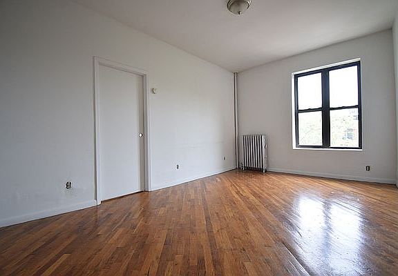 5th image of 476 Clinton Ave APT 4B