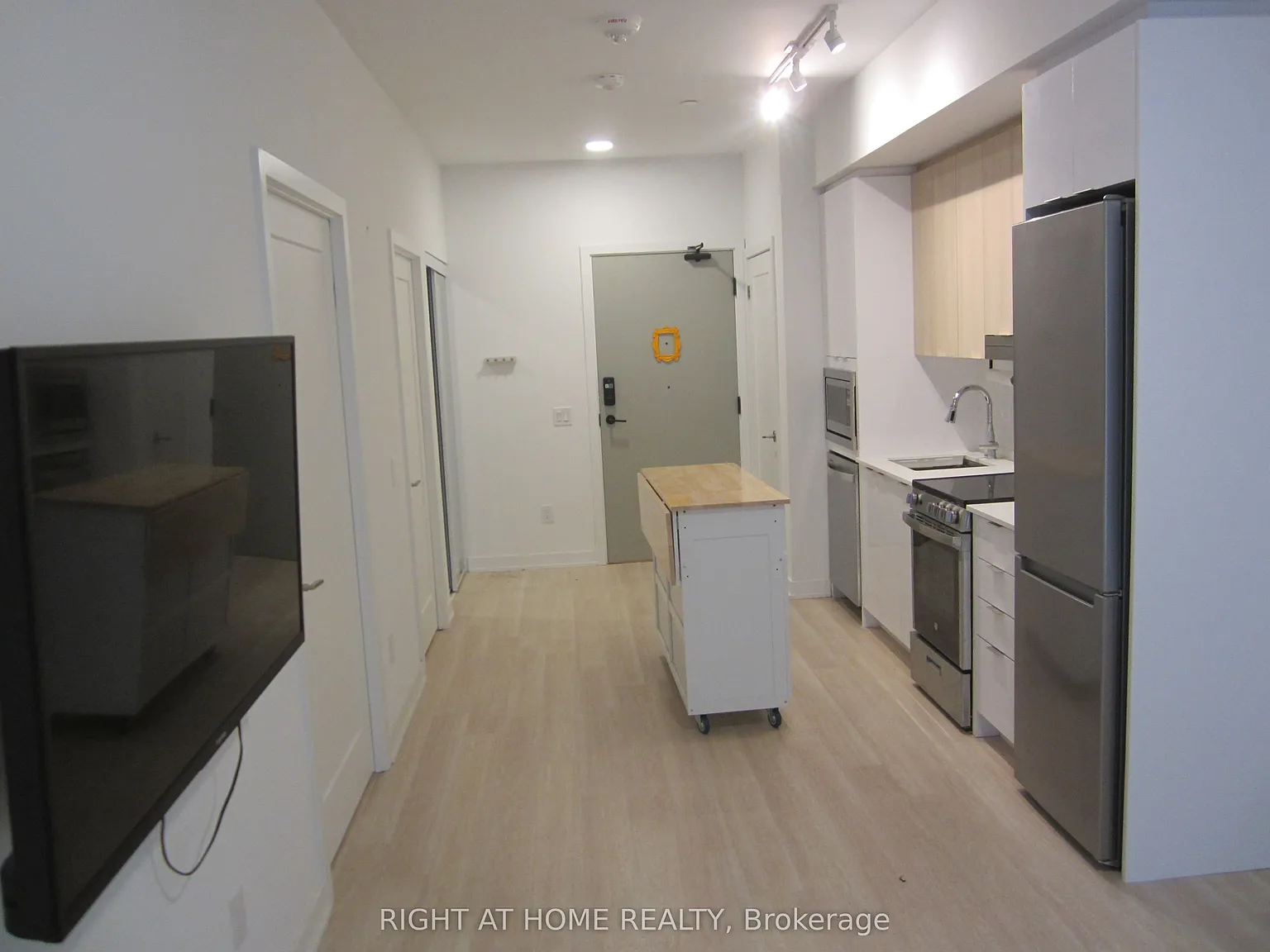 1 bed, $2,200 — Photo 4