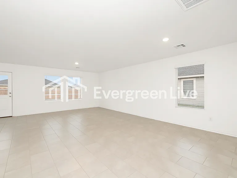 10924 SW 22nd St — Photo 3
