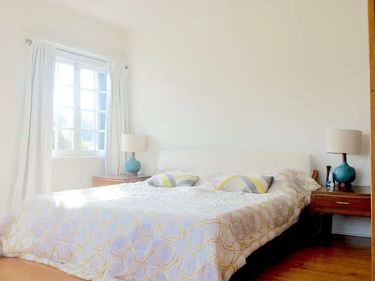 2417 Walgrove Ave — Photo 14