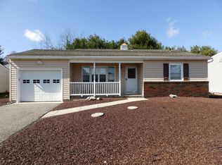 198 Westbrook Dr, Toms River, NJ 08757