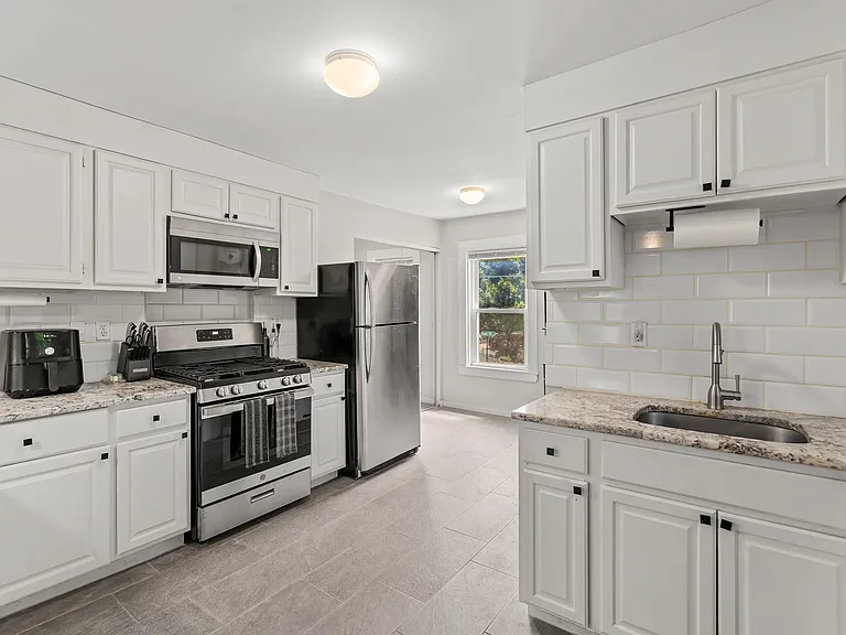 589 Willard St #2 — Photo 11