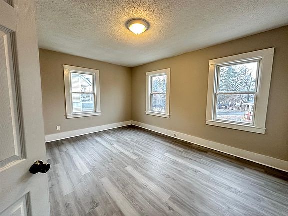 4th image of 229 Central St