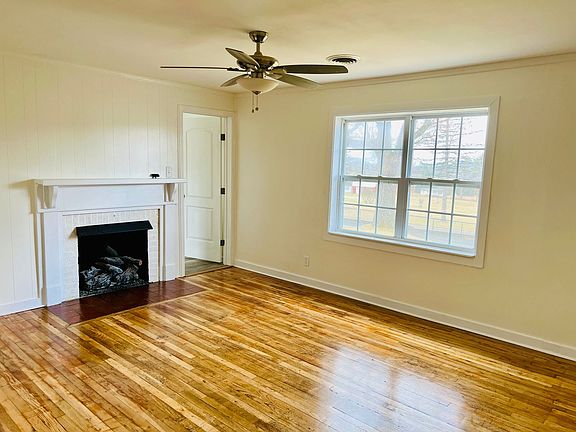 3rd image of 1716 N Main St