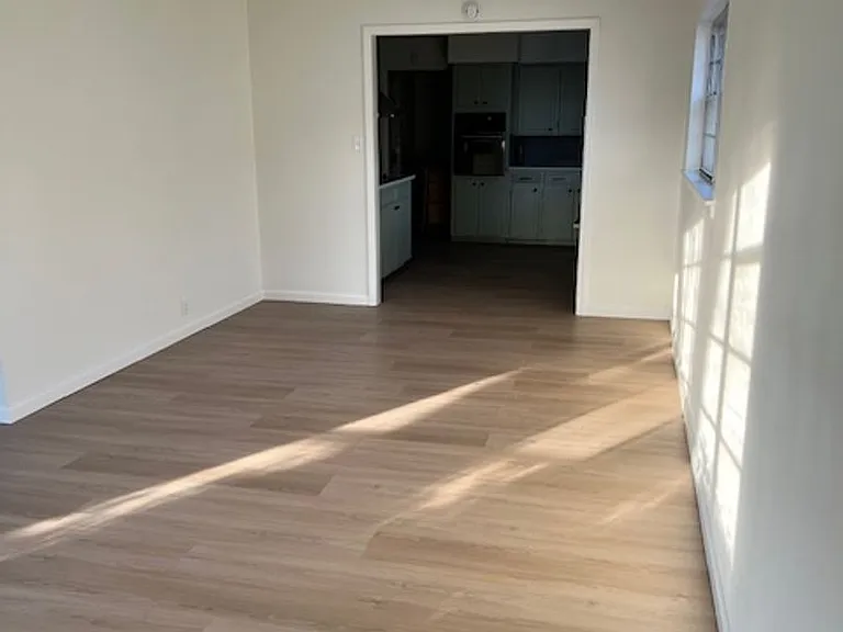 1705 Campbell St — Photo 3