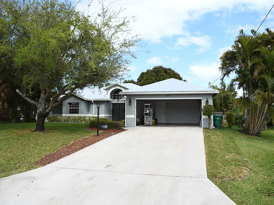 1st image of 1913 SW Castinet Ln