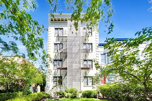 116 N Carolina Ave SE #302 Photo 1