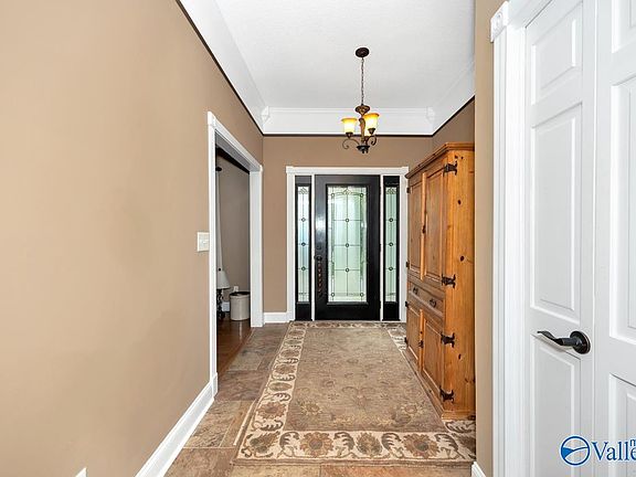 4th image of 820 Tannahill Dr SE