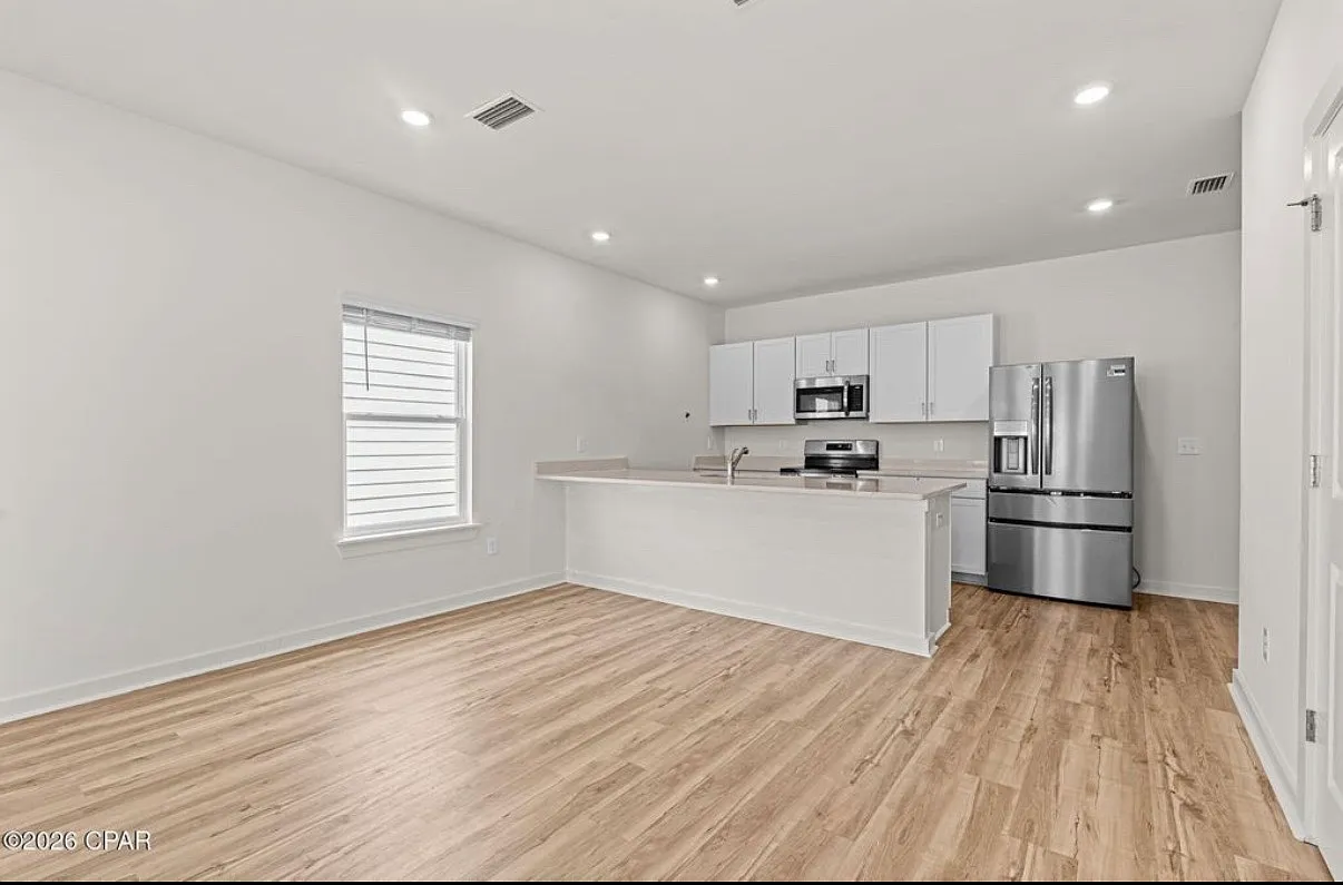 3 bed, 3.5 bath, 1646 sqft, $2,700 — Photo 3