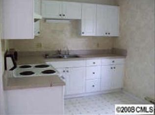 208 Springhill Dr, Matthews, NC 28104