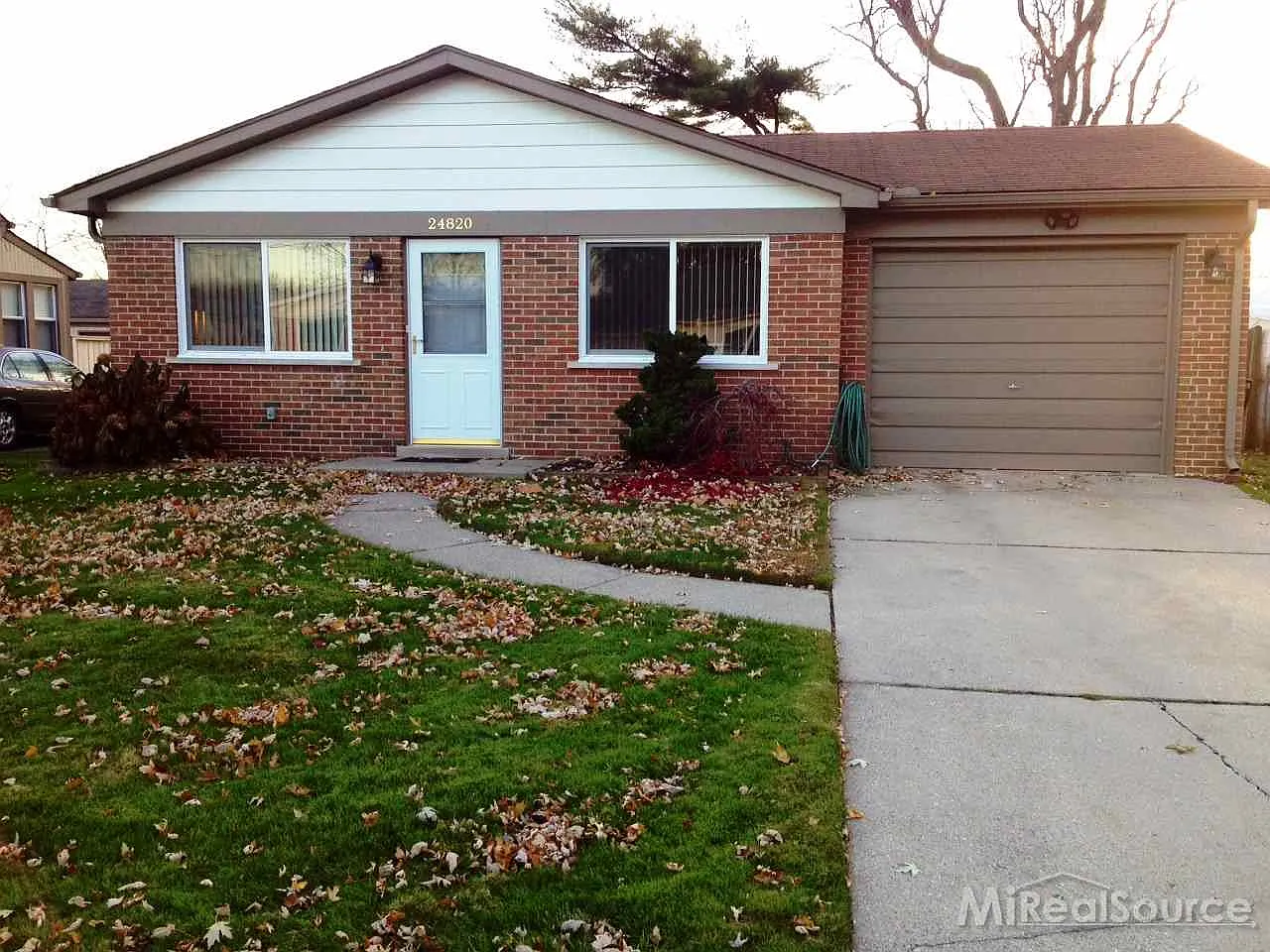 24820 Harrison St photo 1