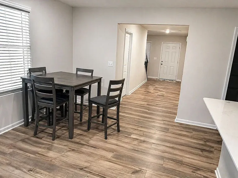 10227 Chatham Run Ln — Photo 3