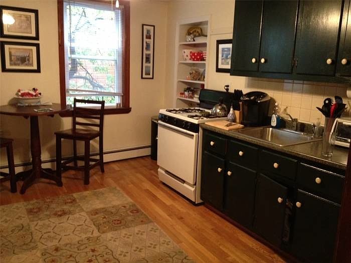 2nd image of 4 Webster Pl APT 2