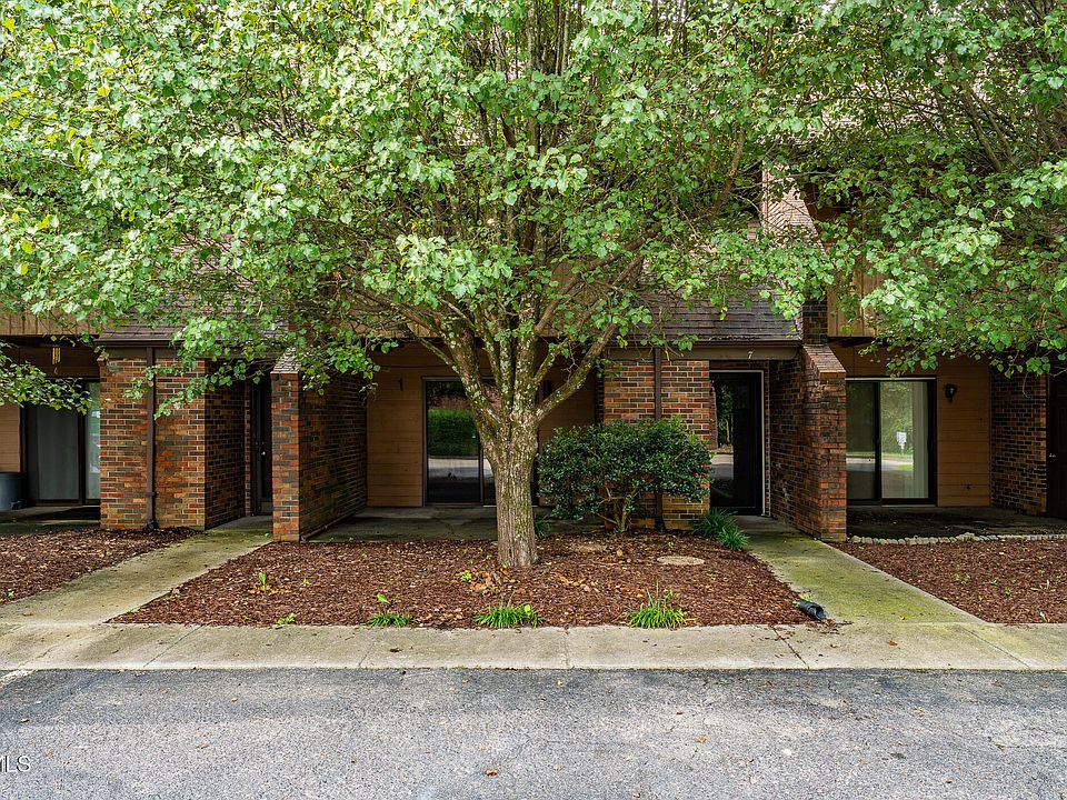 1st image of 500 Fleetwood Dr Unit 7