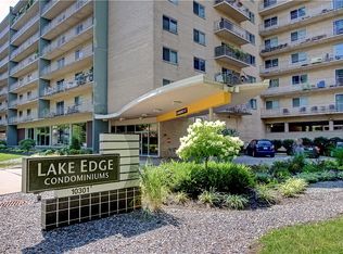 10301 Lake Ave APT 419, Cleveland, OH
