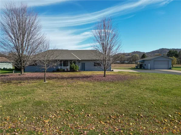 8536 N Hanson Drive, Holmen, WI 54636