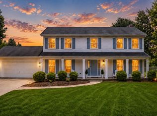 40W679 White Fence Way, St Charles, IL 60175