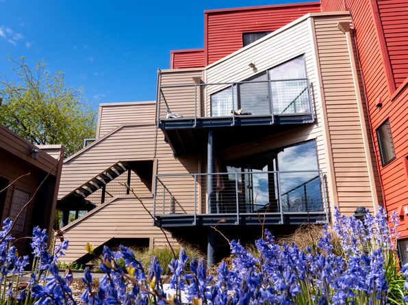 606 NW Naito Pkwy APT A8