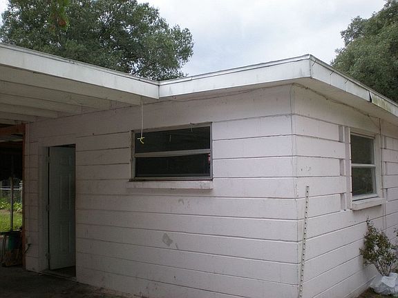 Utility with full bath