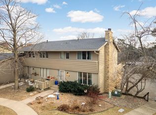 105 Windsor Ct, New Brighton, MN 55112