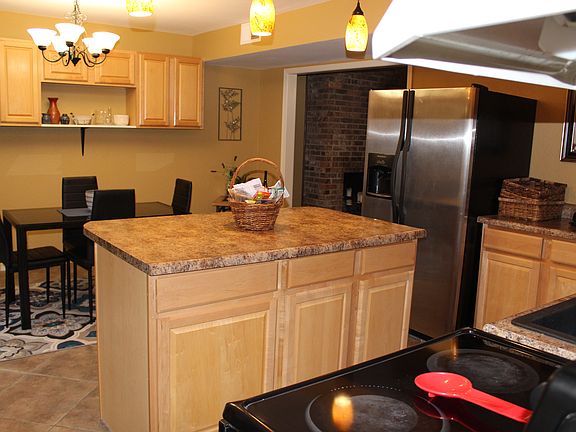 5th image of 405 Mimosa Ct APT 6