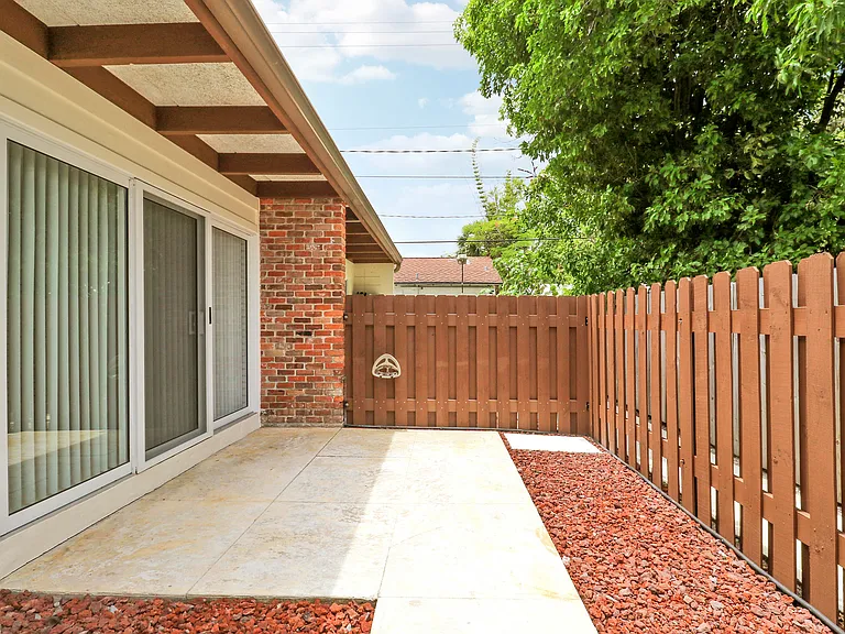 704 Omar Rd #6 — Photo 3