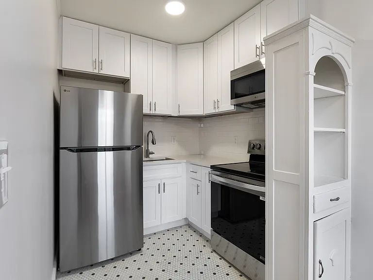 Marleigh Apartments — Photo 15