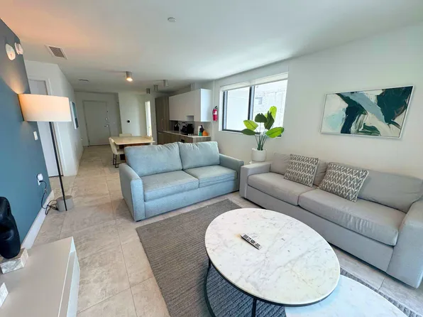 239 SW 9th St, Miami, FL