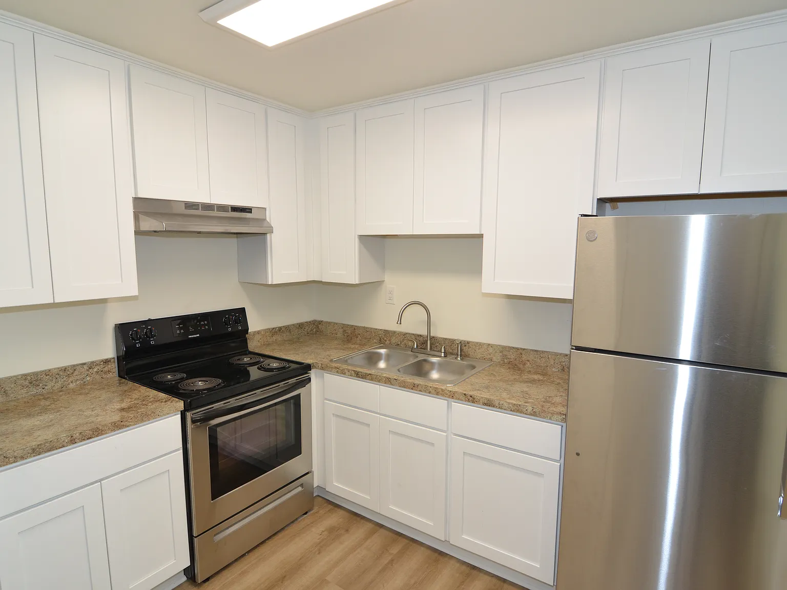 4661 S Cape Henry Ave — Photo 2