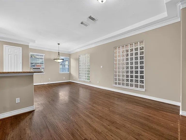 1015 Stanford St — Photo 14