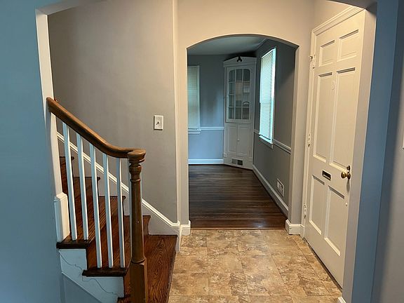 3rd image of 5211 Elsmere Ave