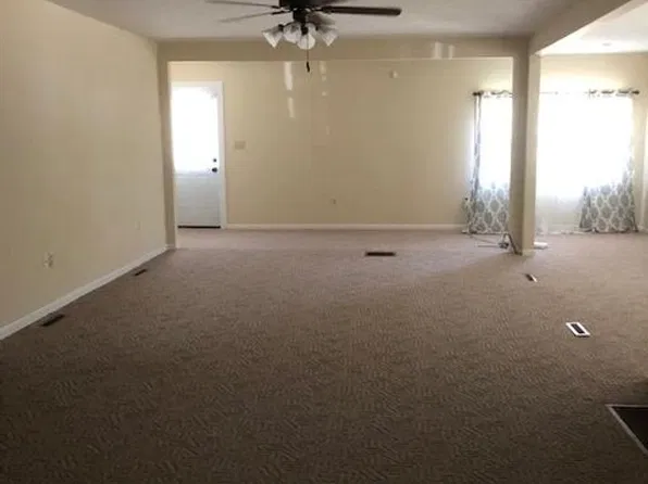 588 Locust St, Lebanon, MO 65536
