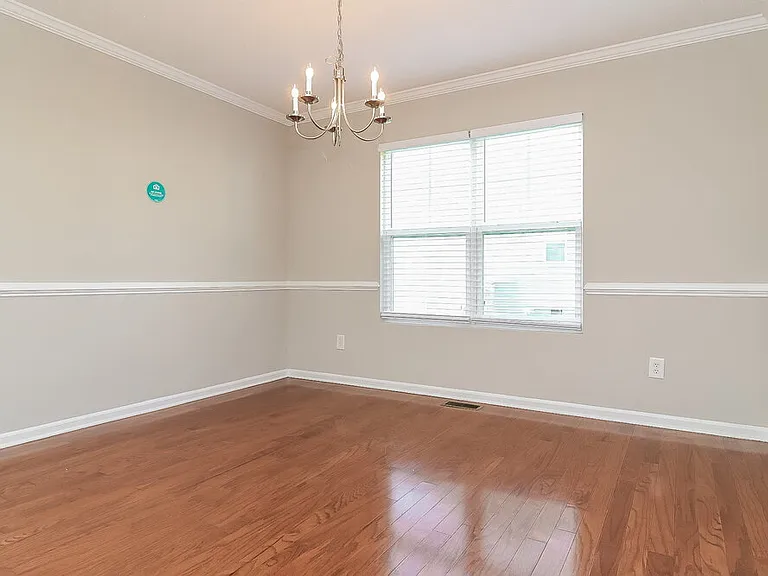 168 Woodcreek Ln — Photo 5