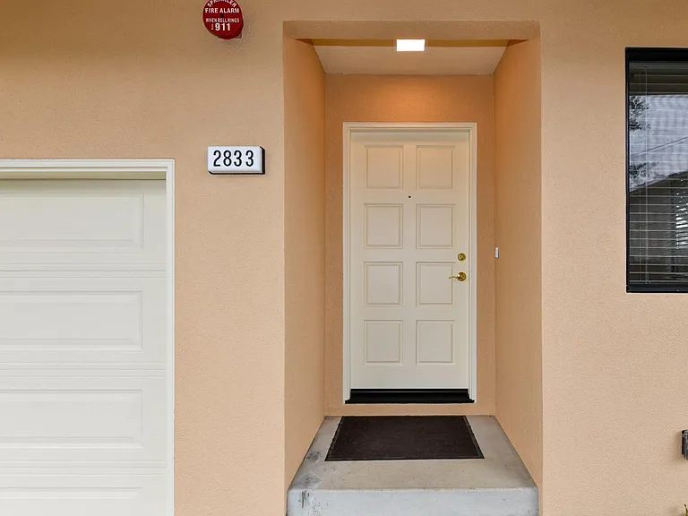 2833 Marin St — Photo 4