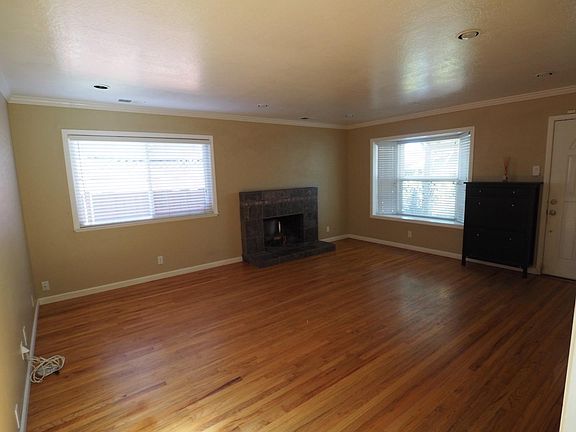 5th image of 5056 Capistrano Ave
