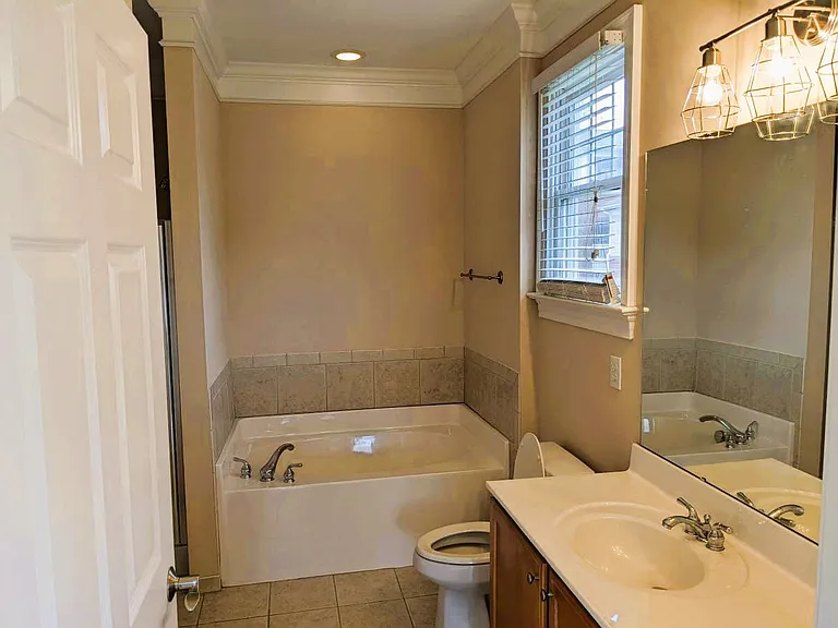 223 Waterford Lake Dr — Photo 9