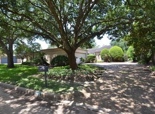 406 Fox Briar Ln, Sugar Land, TX 77478
