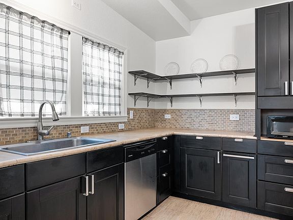 3rd image of 1685 W College Avenue
