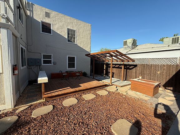 3rd image of 2263 12th Ave #2