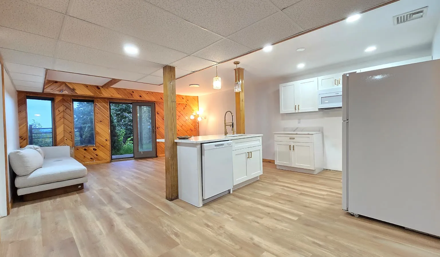 1 bed, 1000 sqft, $1,650 — Photo 2