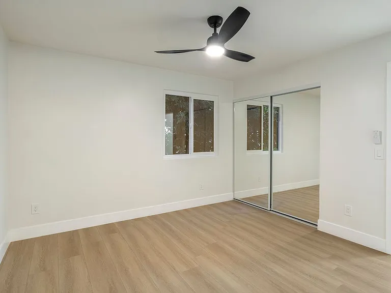 GS - 3129 Emerson — Photo 5
