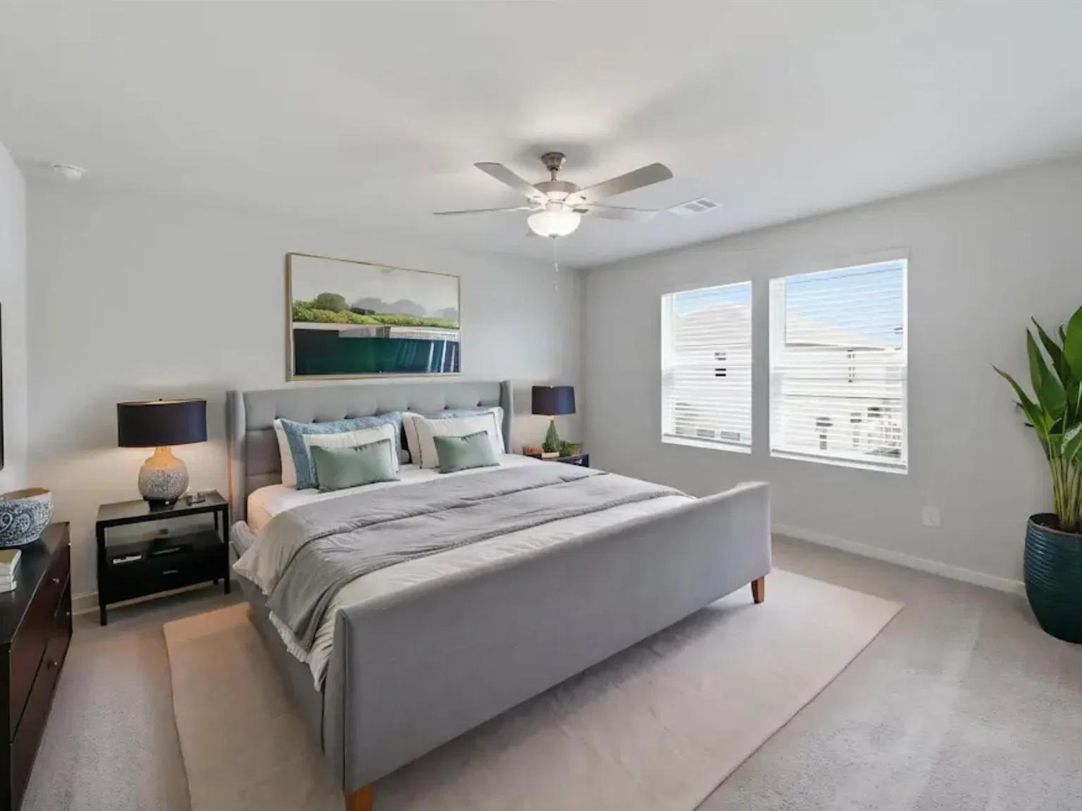 4 bed, 2.5 bath, 2057 sqft, $2,449 — Photo 4