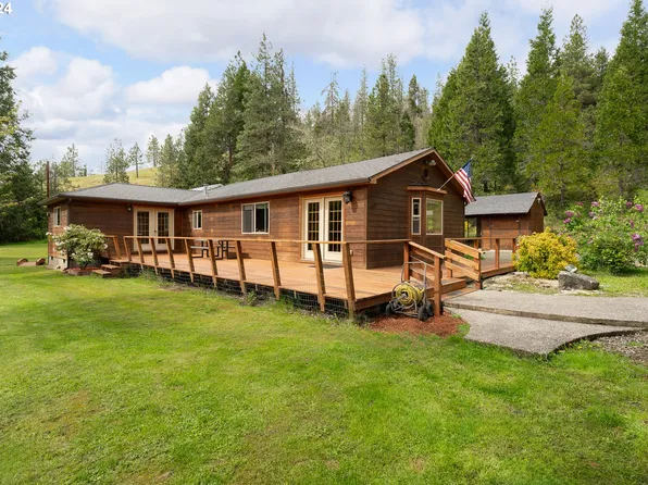 5756 Little River Rd, Glide, OR 97443