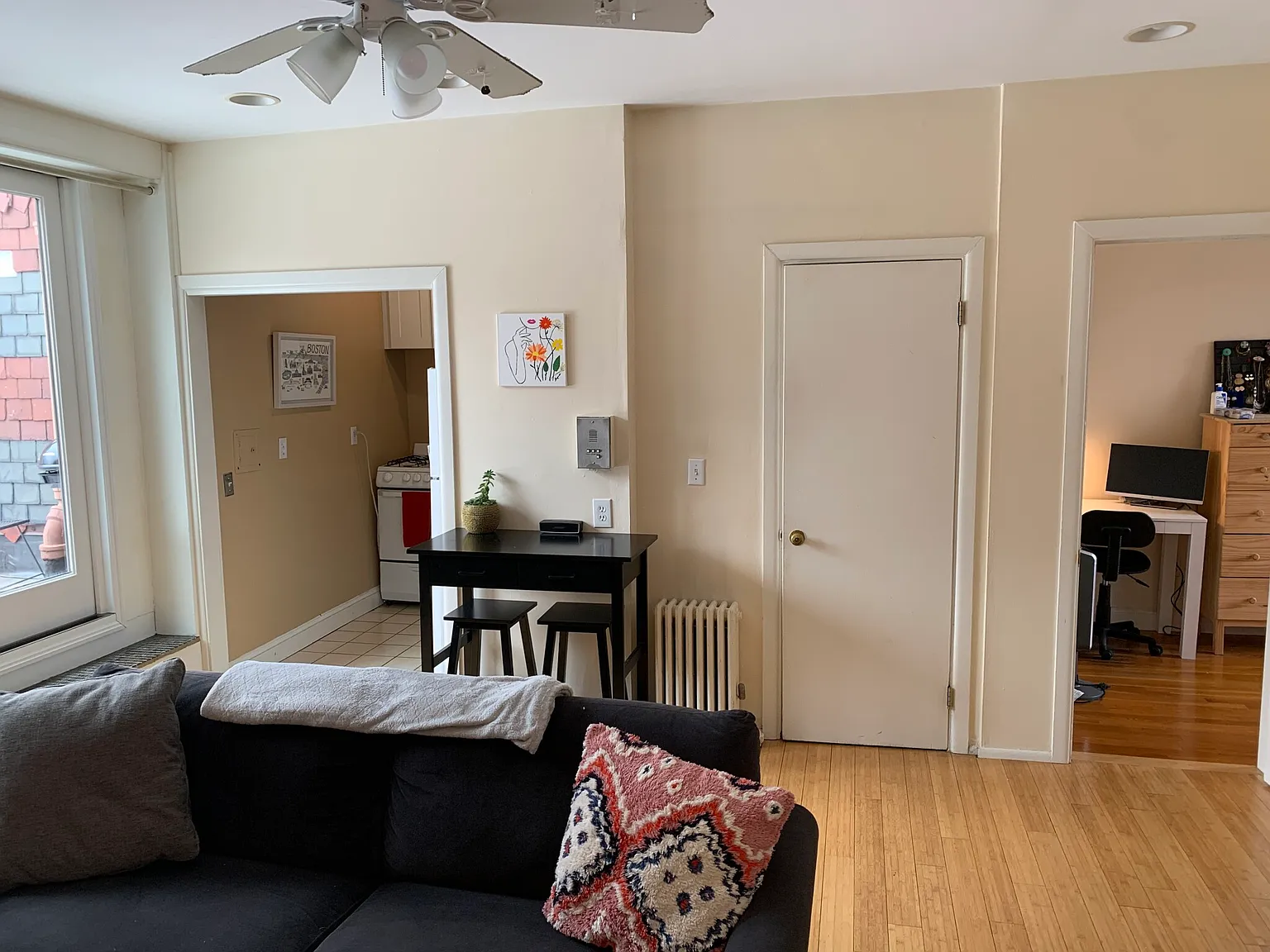 2 bed, 700 sqft, $4,000 — Photo 2