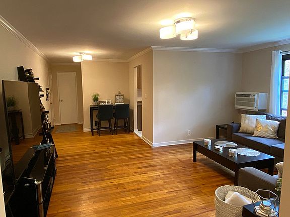 5th image of 2 E Mill Dr APT 3G
