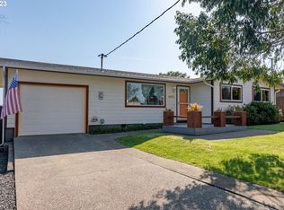 2571 Madrona St, North Bend, OR 97459