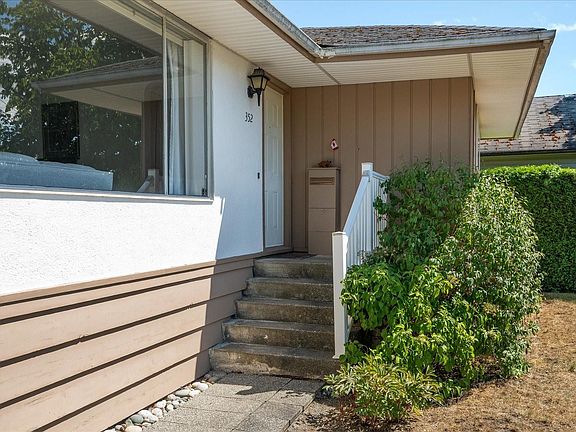 2nd image of 352 Howard Ave